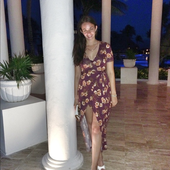 ⭐️2/$20⭐️ Forever 21 Wrap Dress​​ - Picture 5 of 5